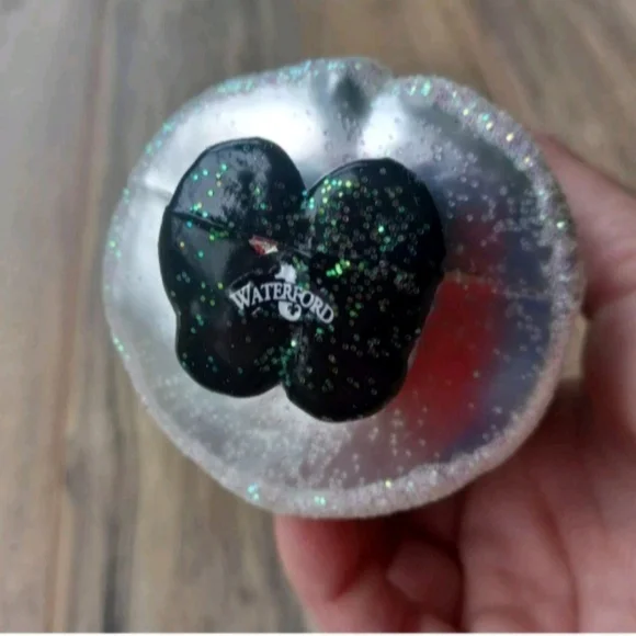 Waterford White Glitter Green Glass Santa Claus Christmas Ornament - Picture 6 of 6